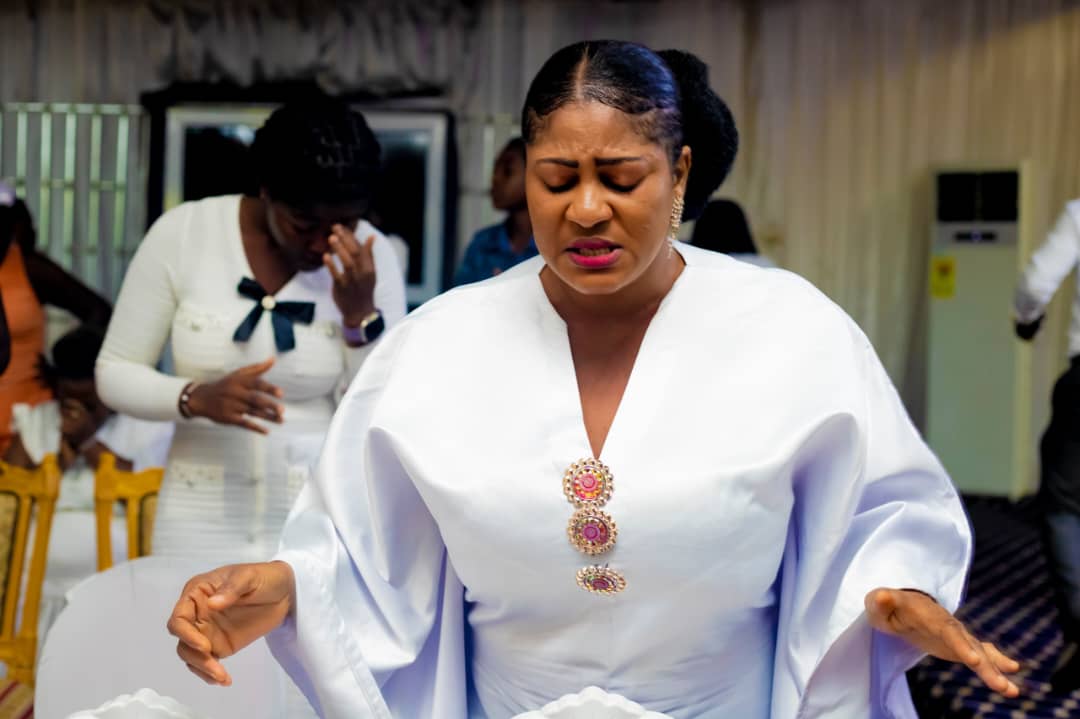 Emet Women of Valor - Worship